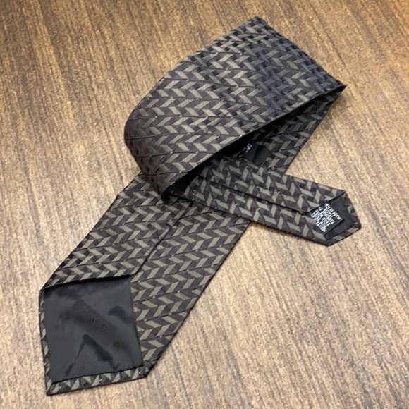 Hugo Boss Silk Tie Black Geometric Pattern - Picture 5 of 5